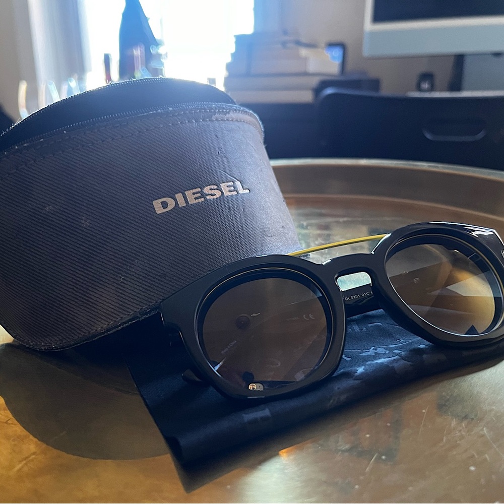 Diesel Unisex Black and Yellow Sunglasses